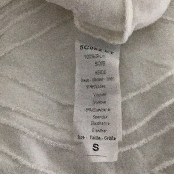 Floral top (grey & blush delicate pattern) long sleeve. - Picture 1 of 4